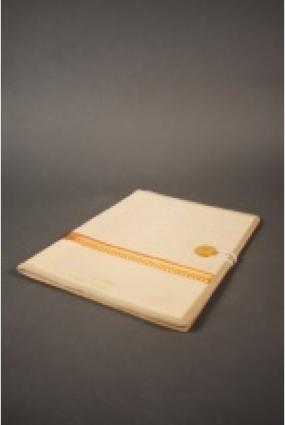 Jute folder with button